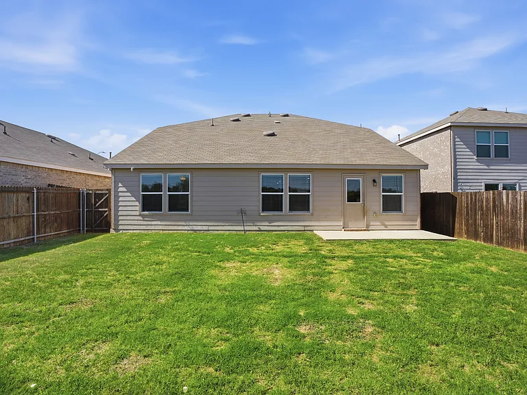 933 Dressage Dr — Photo 30