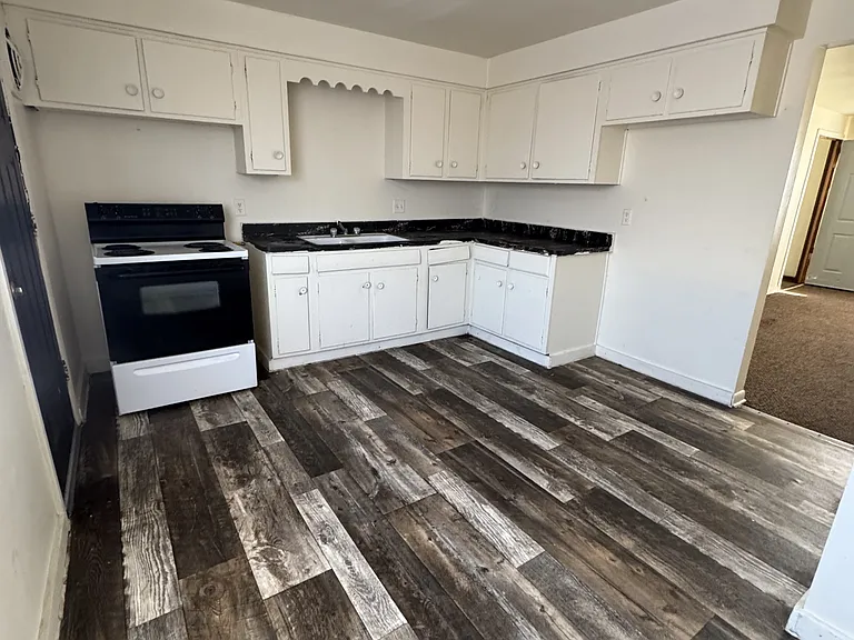 8940 W Carmen Ave #3 — Photo 1