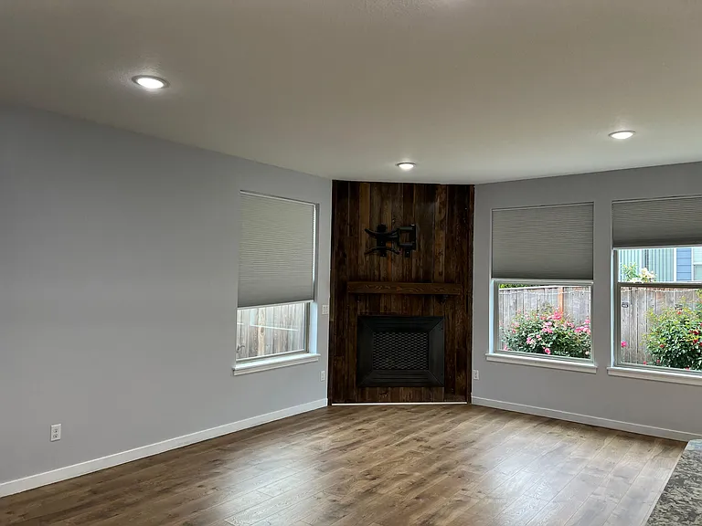 12306 NE 116th St — Photo 4