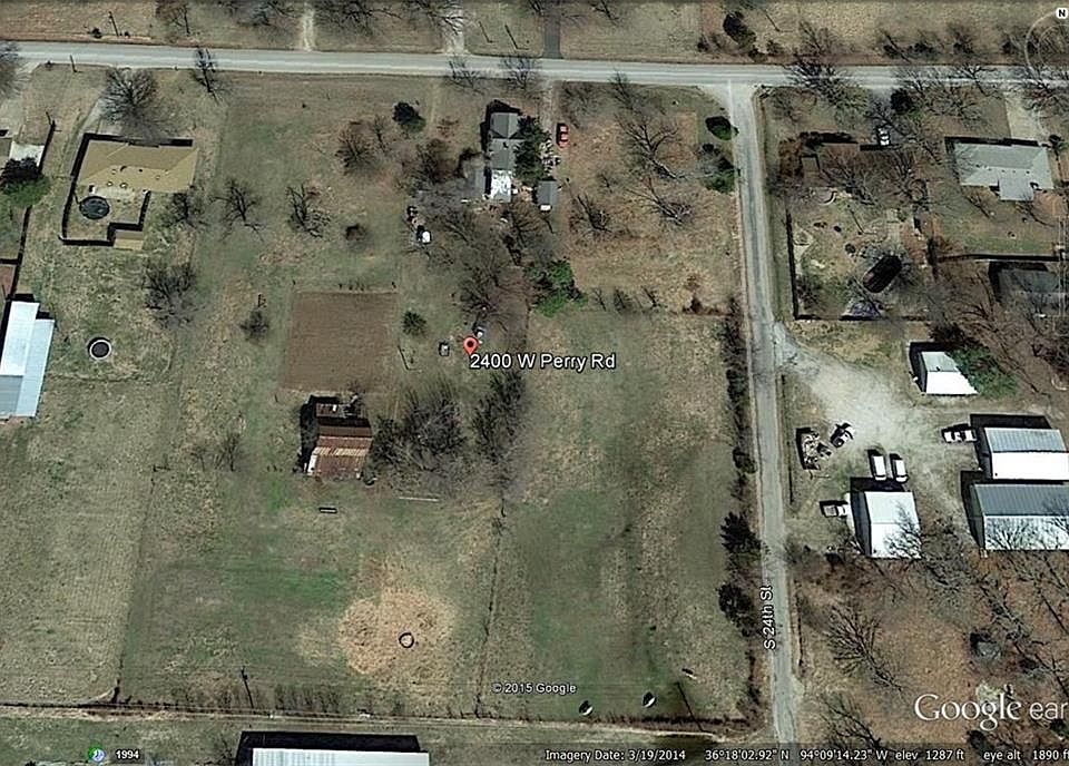 2nd image of 2400 W Perry Rd