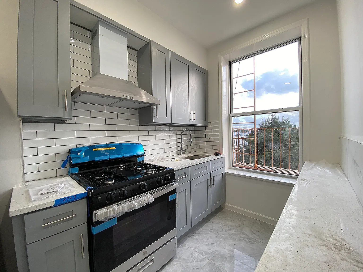 240 Irving Avenue — Photo 2