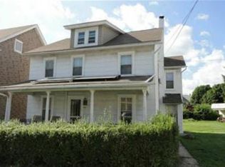 318 W Washington St, Slatington, PA 18080
