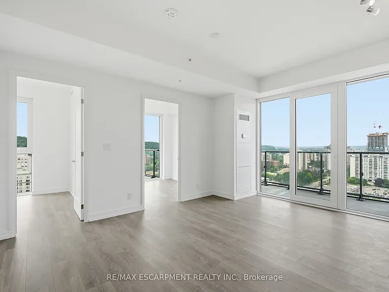 75 James St S #2113 — Photo 11