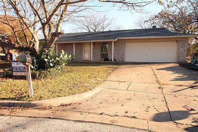 1st image of 907 Cypress Ct