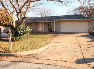 907 Cypress Ct, Arlington, TX 76014