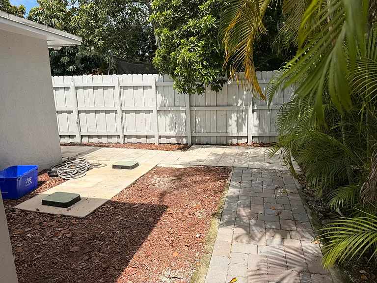 138 Ethelyn Dr — Photo 15