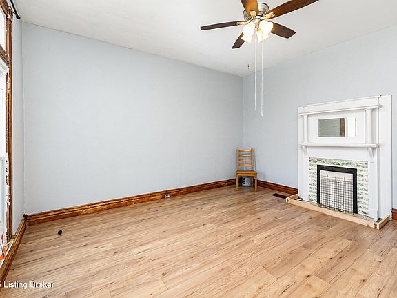 4th image of 449 E Brandeis Ave
