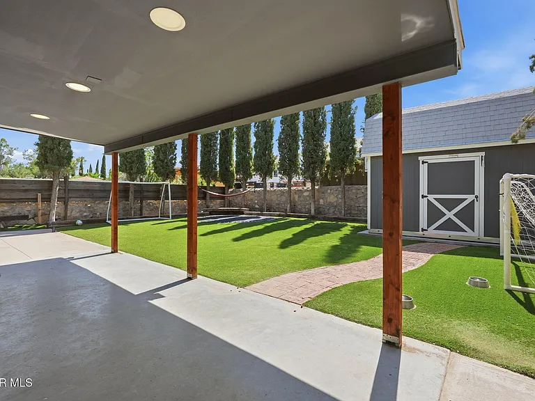 2437 Fletcher Pl — Photo 38