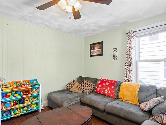 2nd image of 7 Gareau St