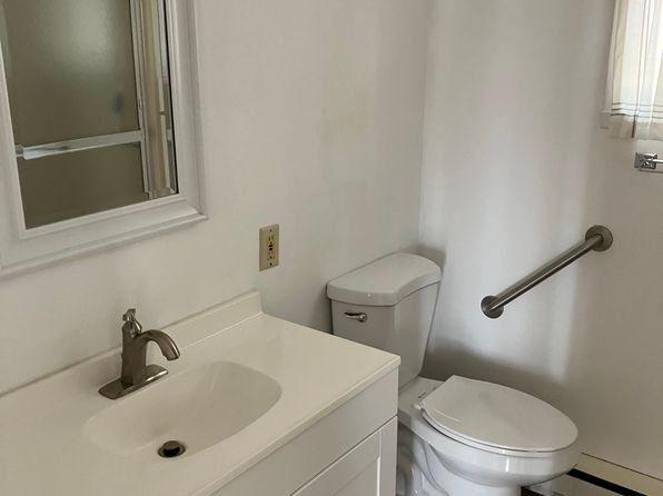 3-436 Western Ave APT 3, Henniker, NH 03242