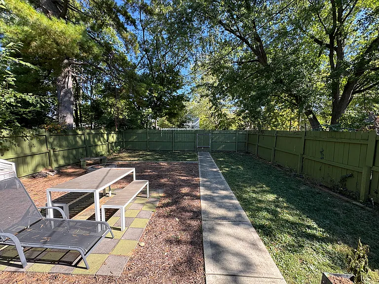3649 Graceland Ave — Photo 38