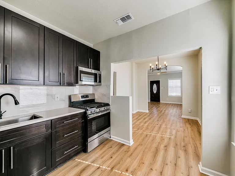 2633 S Denley Dr — Photo 4