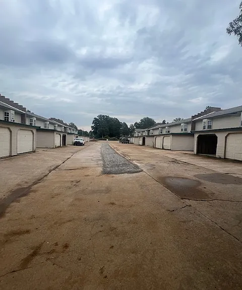 12 Lumpkin Dr #6 — Photo 15