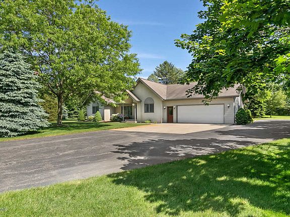3rd image of 6502 Creekwood Dr