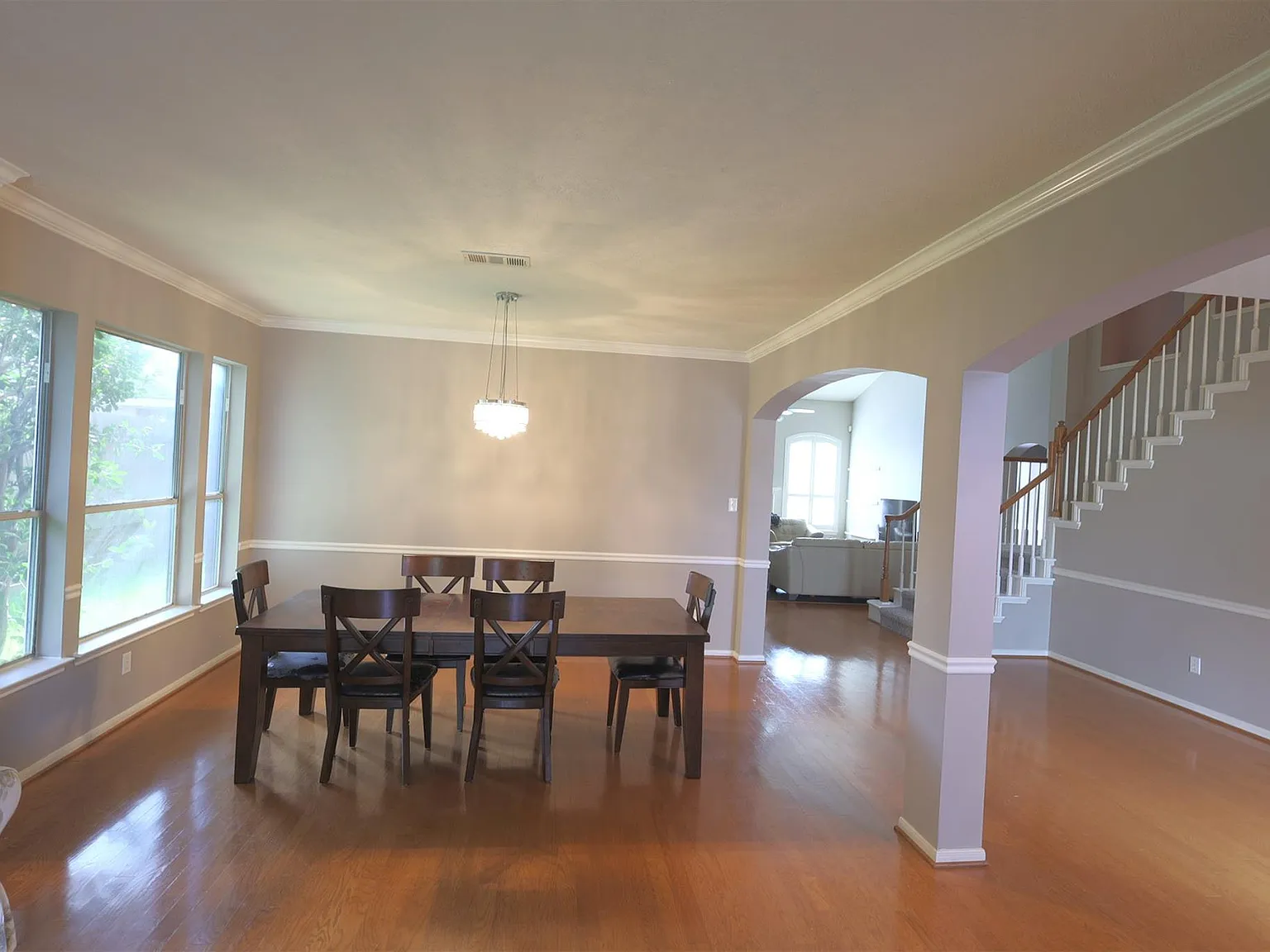 4 bed, 2.5 bath, 3288 sqft, $2,500 — Photo 4