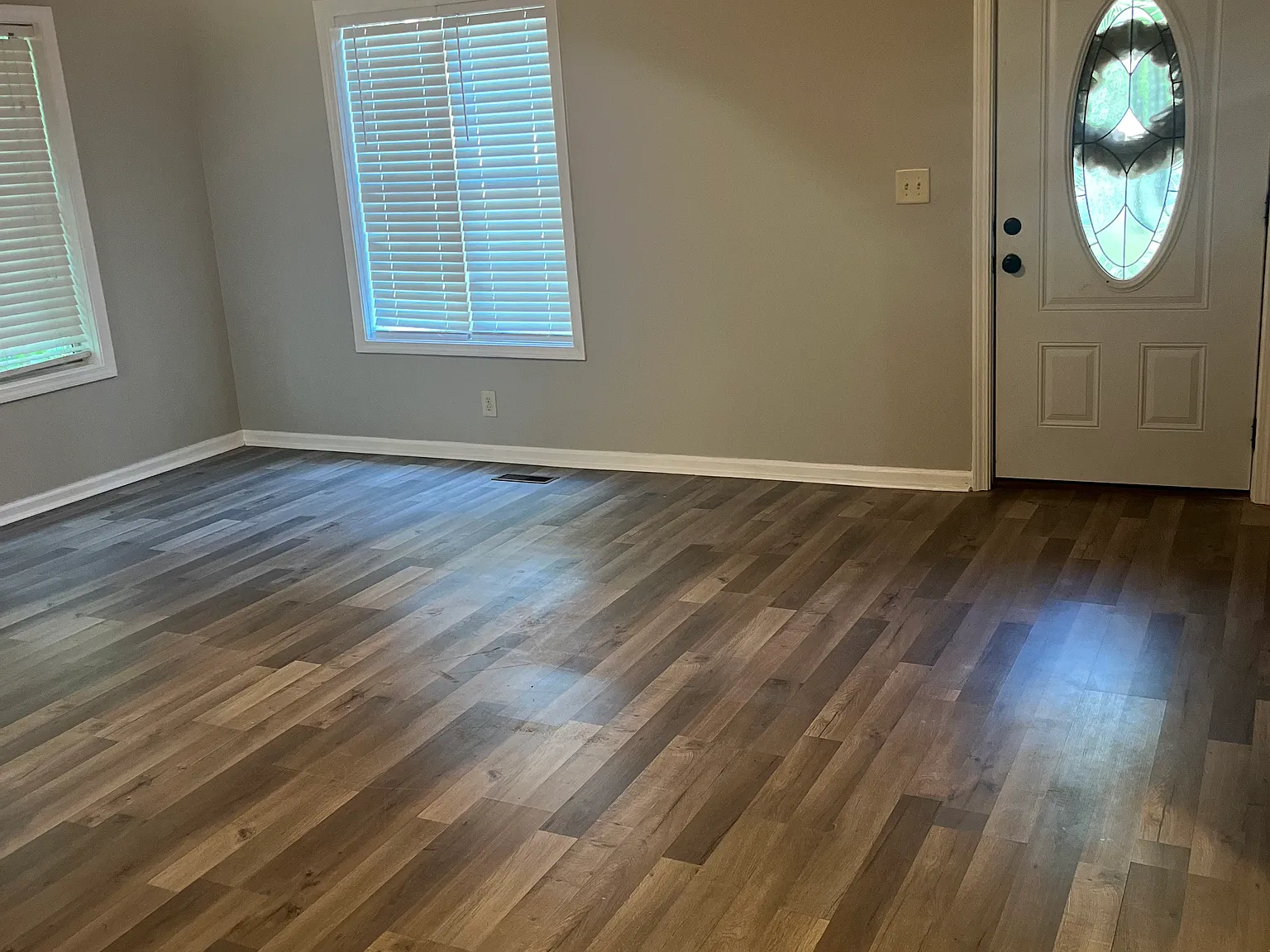 2 bed, 1100 sqft, $1,650 — Photo 2