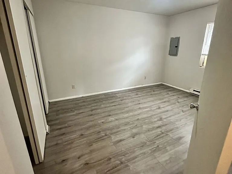 635 W 26th St — Photo 5