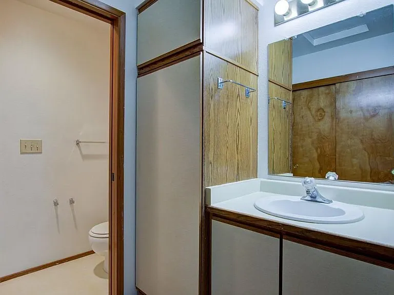 86 Kingsgate Rd #H201 — Photo 15