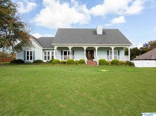 137 Kingswood Dr, Huntsville, AL 35806