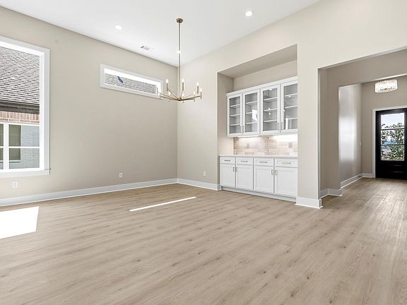 5th image of 30 Mountain Brook Rd