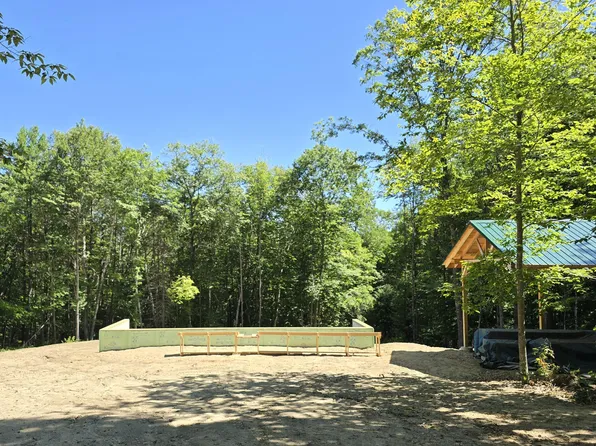 101 Goodrich Road, Hebron, ME 04238