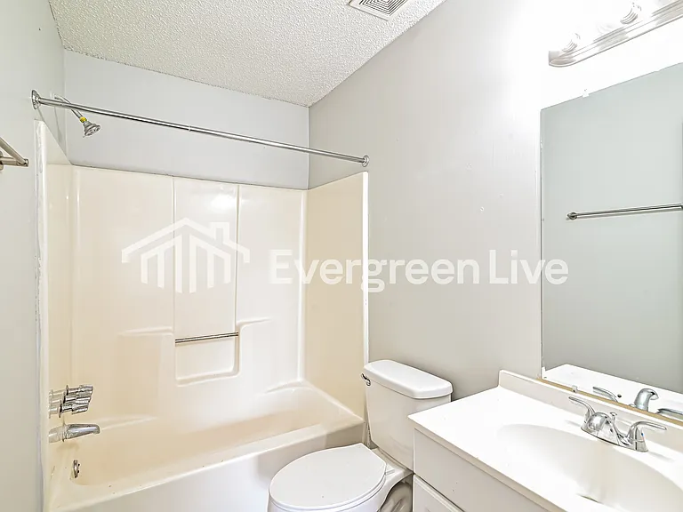 200 Greenlake Dr — Photo 9