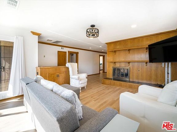 5th image of 4151 W 132nd St #A