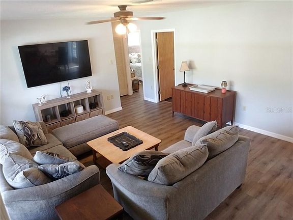 3rd image of 3321 Belmont Blvd