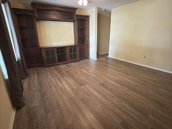 2nd image of 12332 Park Ave