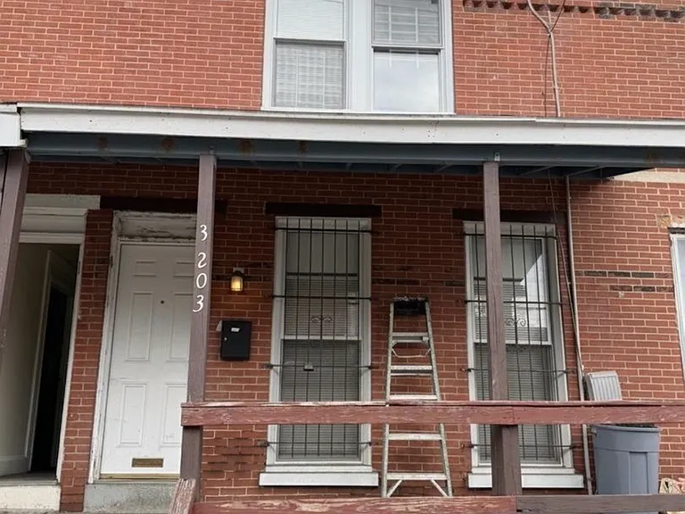 3201 Pearl St — Photo 1
