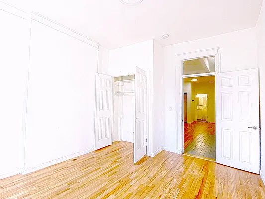 Rented by Compass | media 9