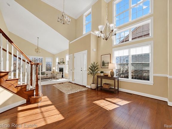 5th image of 42896 Cardinal Way