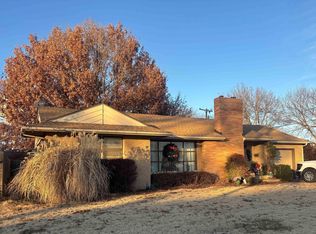 706 School St, Pratt, KS 67124