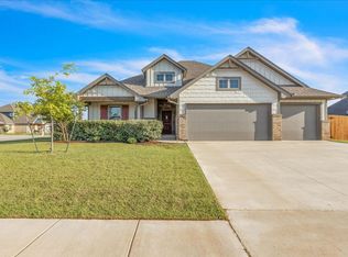 11008 NW 8th St, Yukon, OK 73099