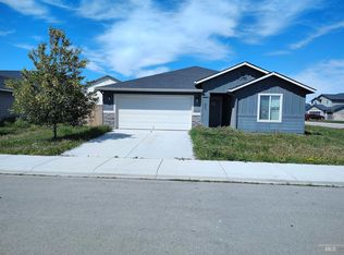 890 SW Crested St, Mountain Home, ID 83647