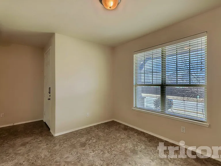 1307 Hidden Valley Dr — Photo 9