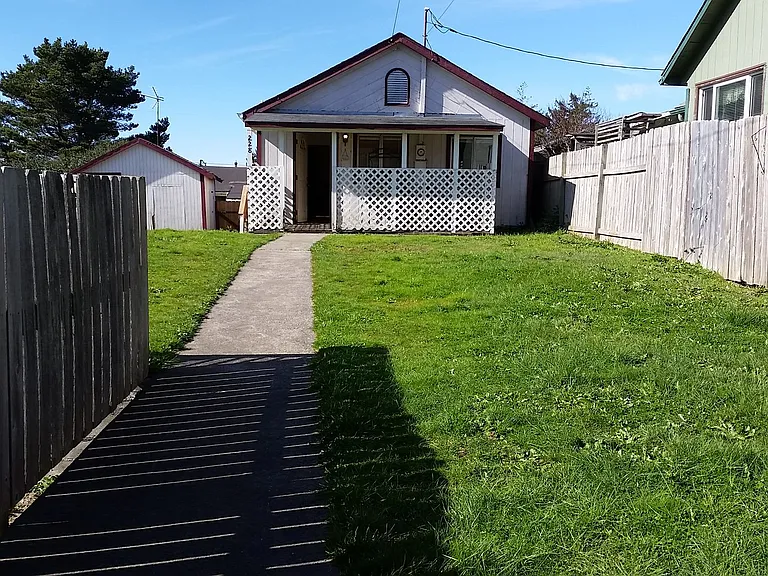 228 N Wasson St — Photo 1