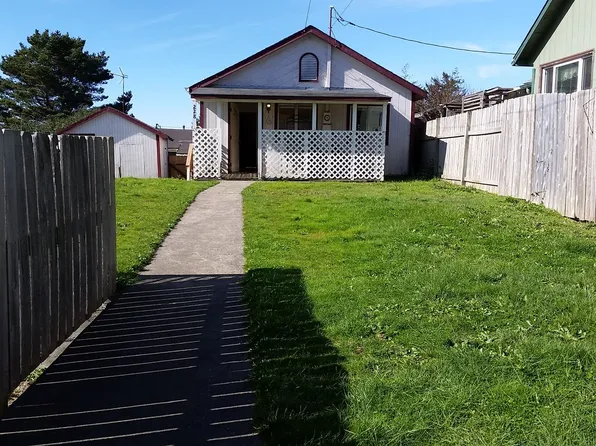 228 N Wasson St, Coos Bay, OR 97420