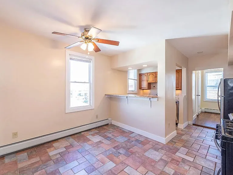 21 Chestnut St #2 — Photo 2