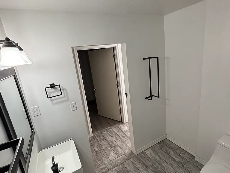 190 W Concord Brg #A — Photo 12