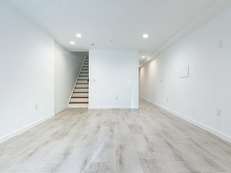 2925 Master St — Photo 34