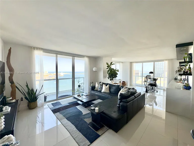 50 Biscayne Blvd #4810 — Photo 2