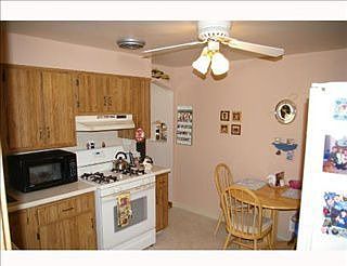 3rd image of 132 Old Oak Dr