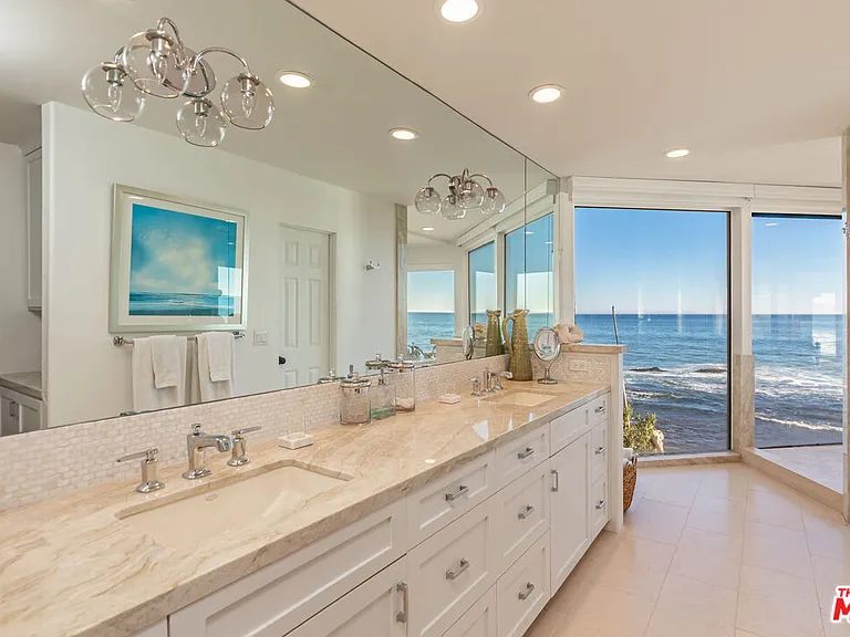 24408 Malibu Rd — Photo 27
