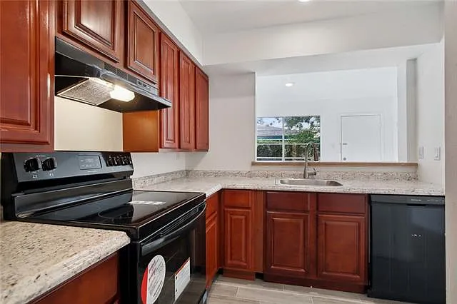 424 Deckbar Ave #D — Photo 7