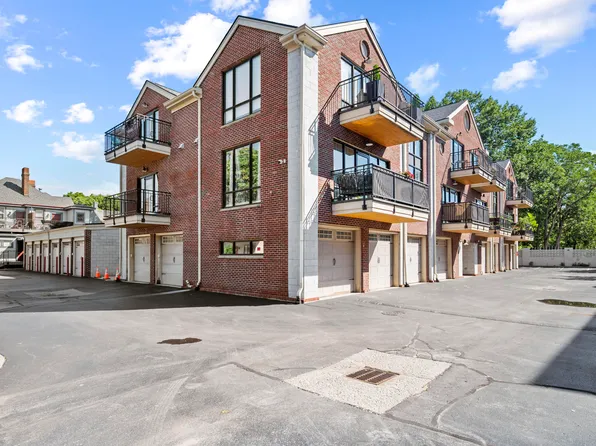 261 S Limestone St #302, Lexington, KY 40508