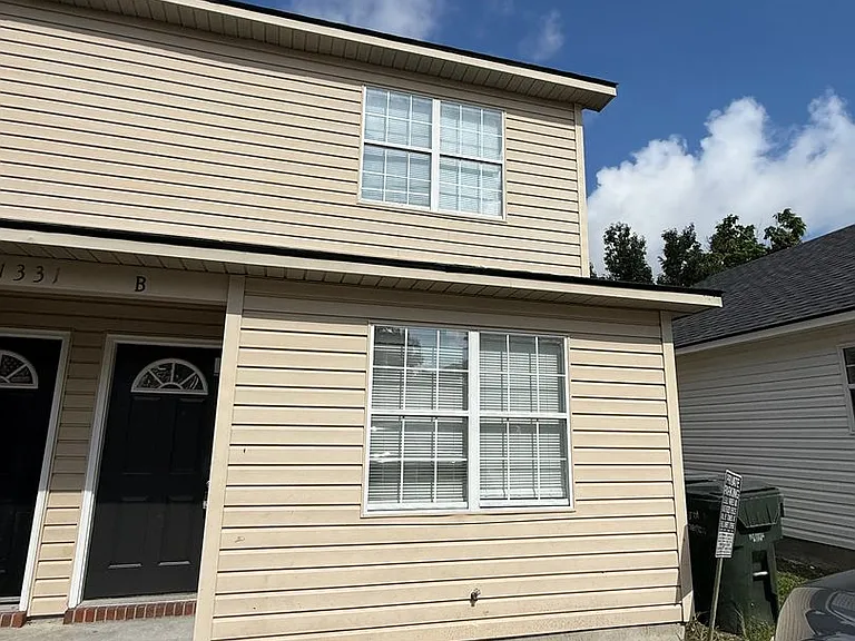 1331 Edgewood Dr — Photo 13