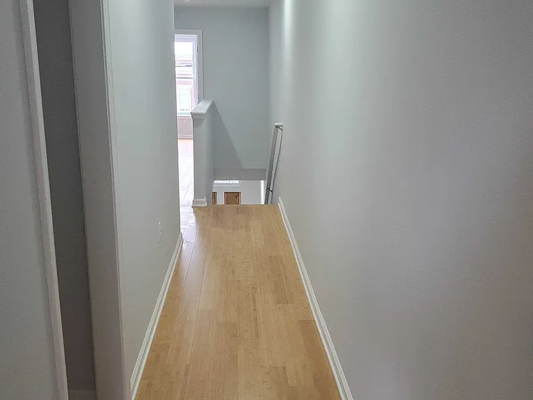 2823 Winchester St — Photo 6