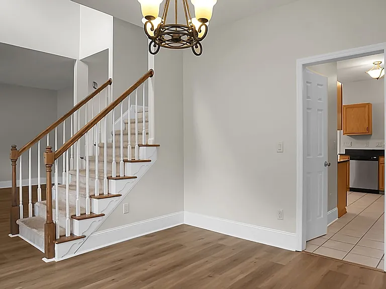 3274 Middleburry Ln — Photo 13