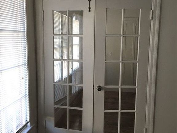 4th image of 2940 Claremont Ave #4